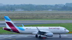 Airbus A320-214_6.jpg